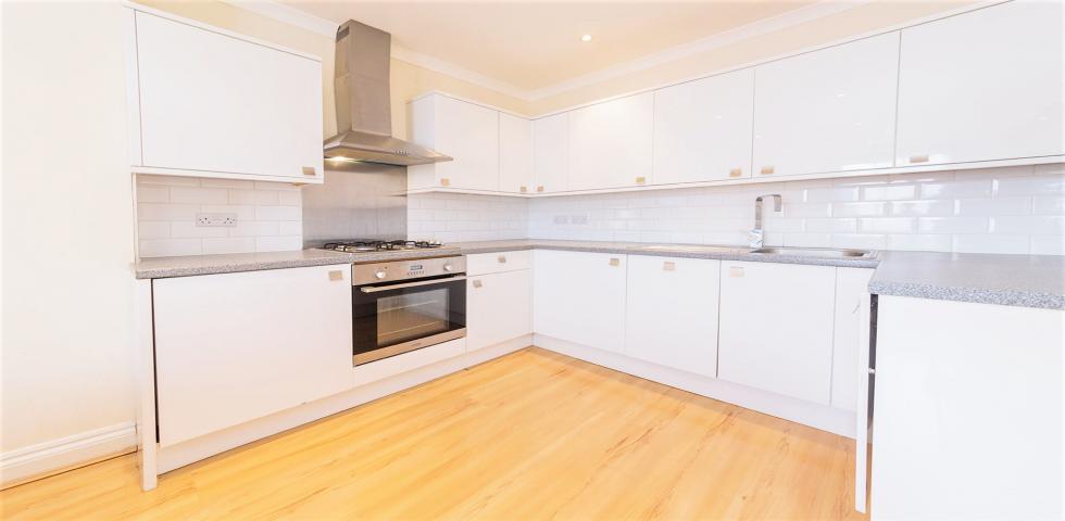 			2 Bedroom, 1 bath, 1 reception Flat			 Randolph Gardens, Maida Vale